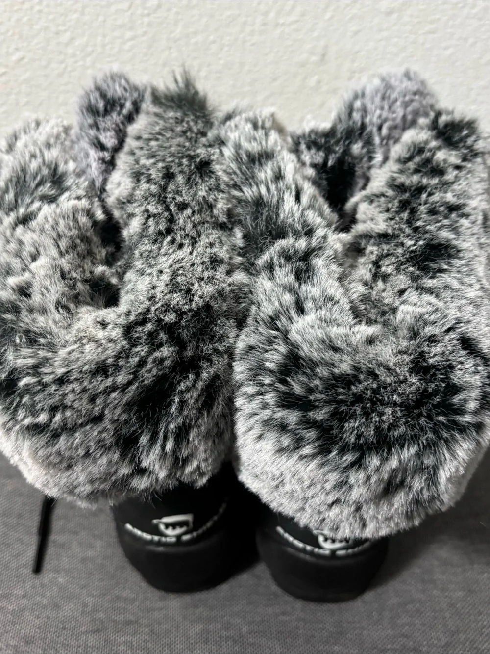ArcticShield Waterproof Snow Boots Black Faux Fur Size 6